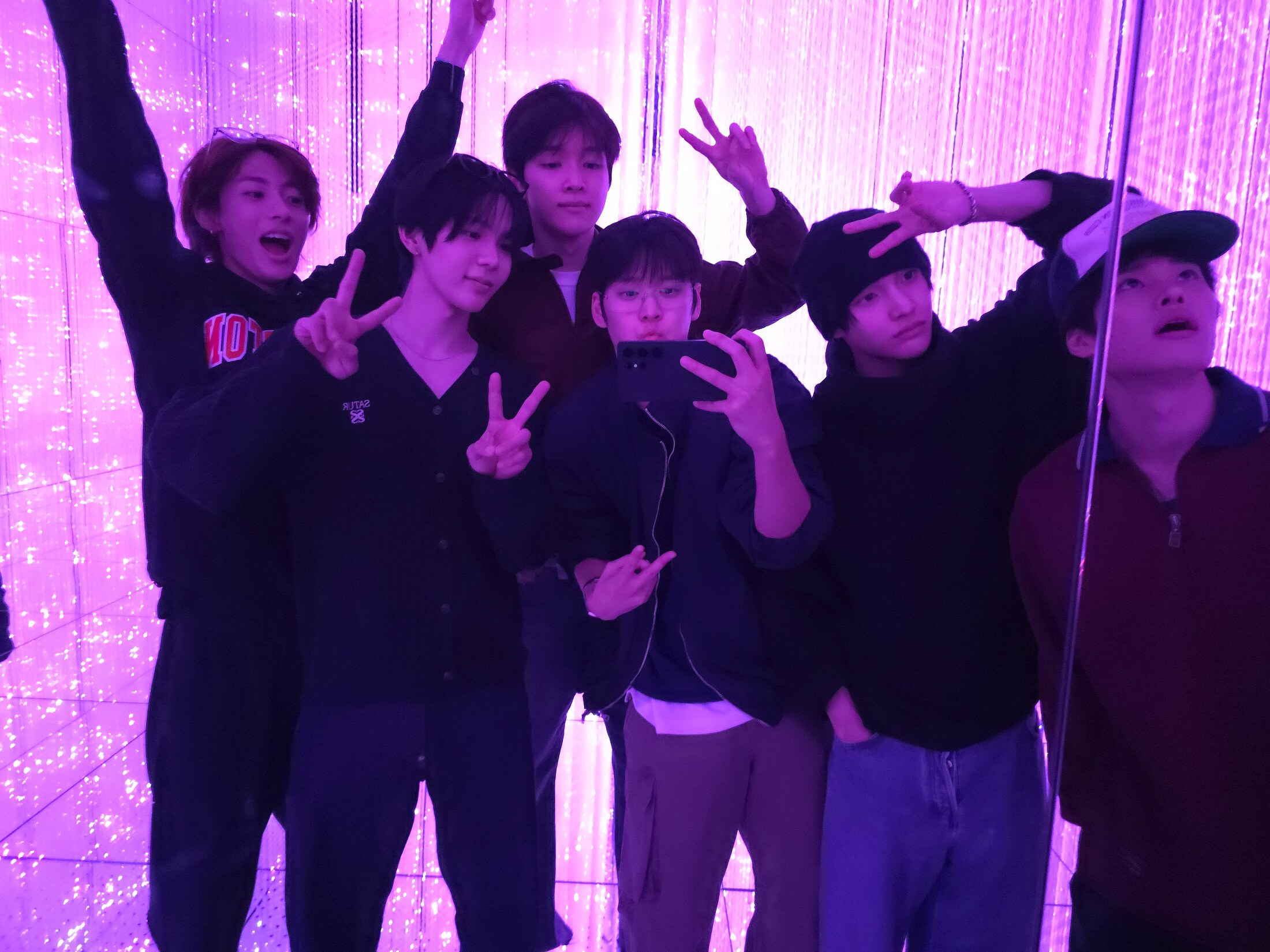 SHOTARO + EUNSEOK + SUNGCHAN + WONBIN + SOHEE + ANTON / Immersive Museum 4